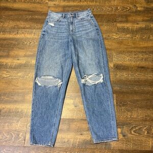 American Eagle Relaxed Mom Jeans Ripped Blue Denim Womens 6 X-LONG High Rise